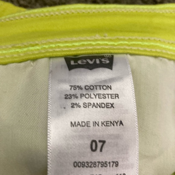 Levi’s Shorts - Picture 6 of 6